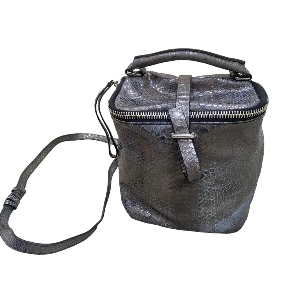 Kenneth Cole pewter python print bucket bag crossbody adjustable strap
